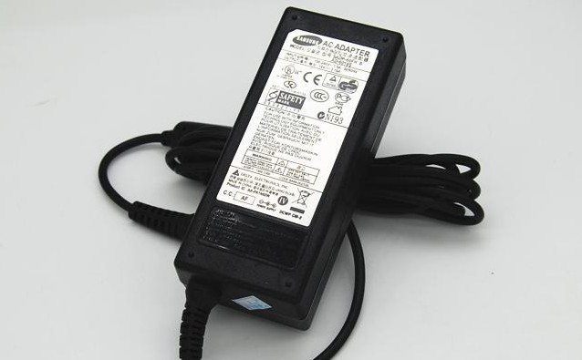 注意事項(xiàng)1：充滿電后拔掉電源！